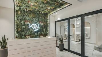 Sauna, steam room, body treatments, aromatherapy, deep-tissue massages