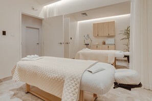 Sauna, steam room, body treatments, aromatherapy, deep-tissue massages