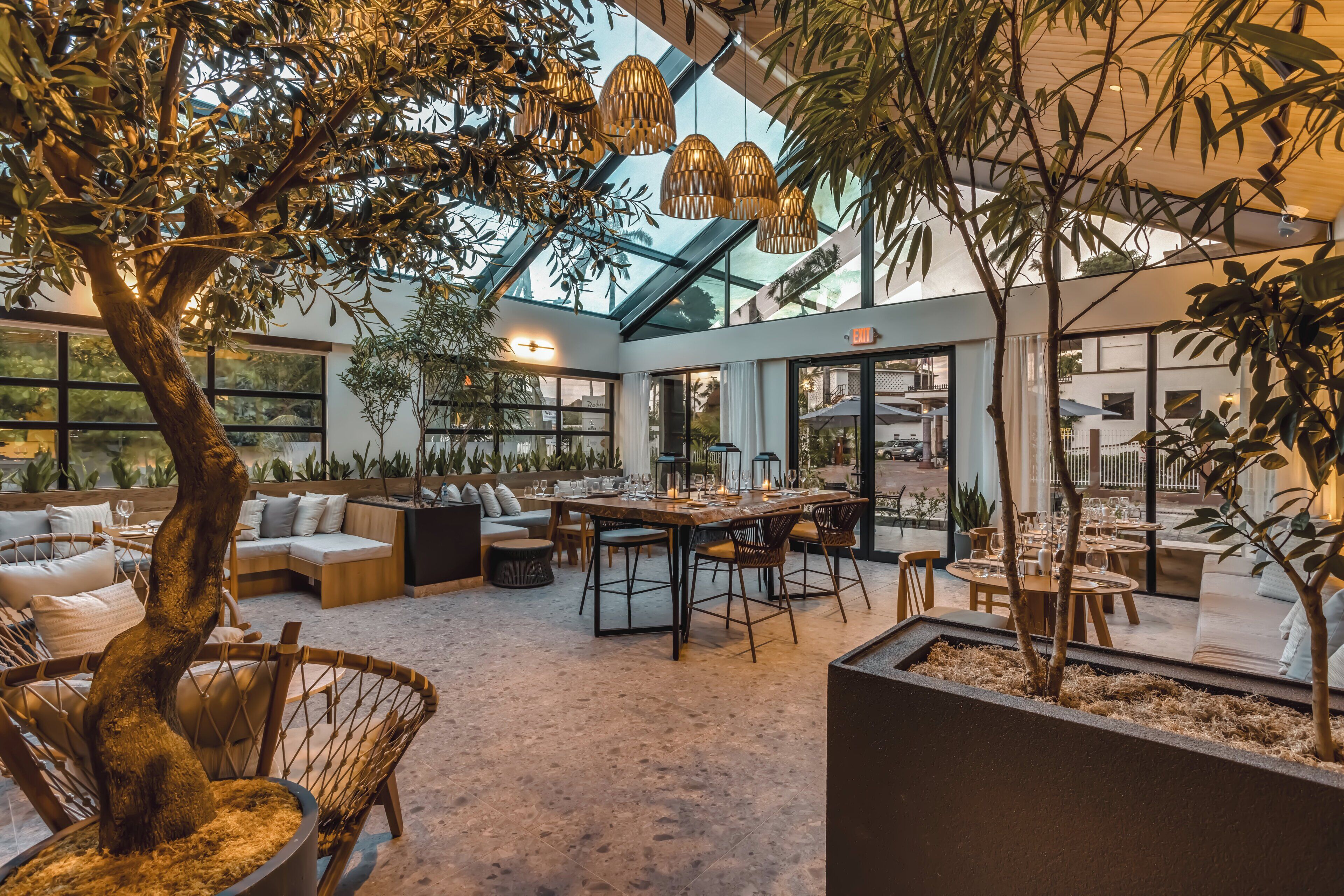 Lunch and dinner served, pool views 