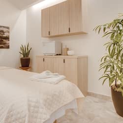 Sauna, steam room, body treatments, aromatherapy, deep-tissue massages
