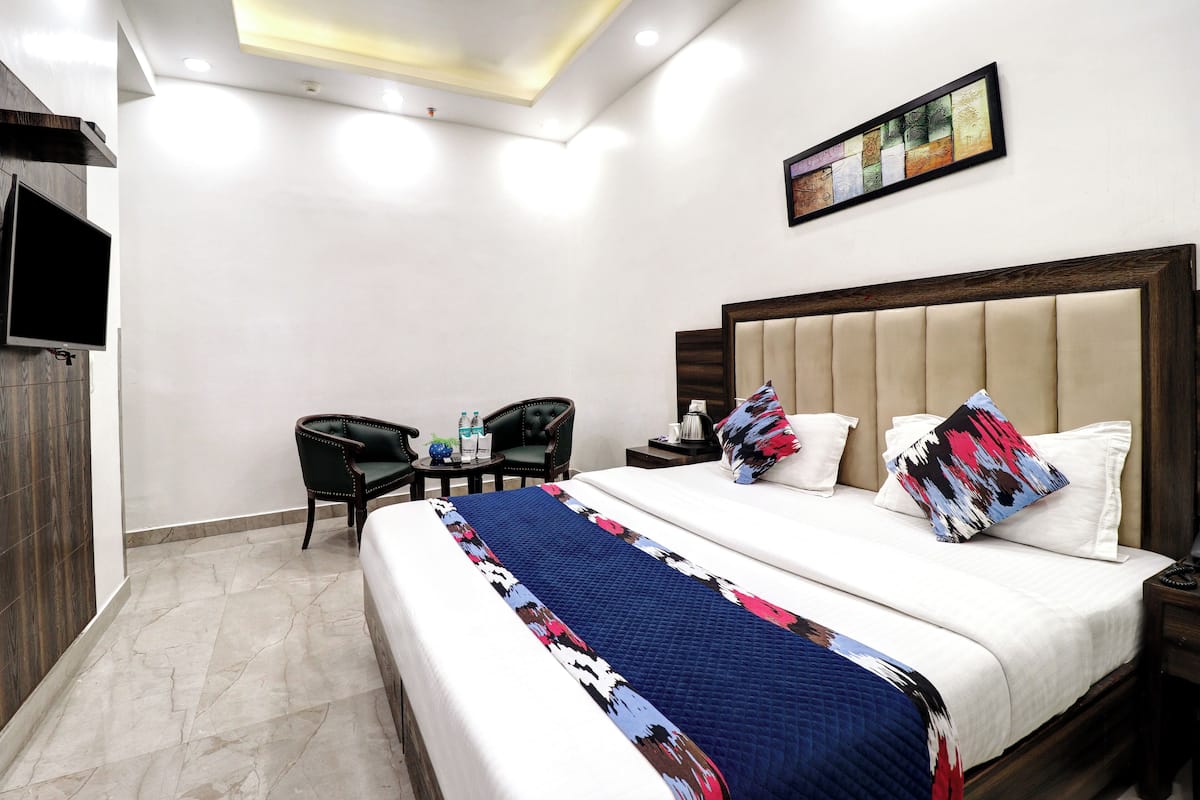 Superior Double Room, 1 Bedroom | Premium bedding, soundproofing, iron/ironing board, free WiFi