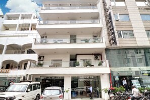 ด้านหน้าที่พัก