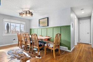 Dining - Hot Tub, Entertainers Lounge, 6 bedrooms - Denver's Beer Inspired BnB (westminster)