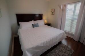 5 quartos, ferros/tábuas de passar roupa, Wi-Fi, roupa de cama