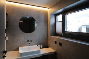 Villa | Bathroom