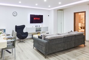 TV - A 15mn de Paris, Appartement Loft Cosy Sur-équipé (Fontenay-aux-Roses)