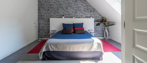 Dúplex familiar | 2 dormitoris, decoració individual i mobiliari individual