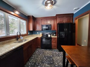 Fridge, microwave, oven, stovetop - West Mountain Ski & Adventure Home w/ Hot Tub
 (Queensbury)