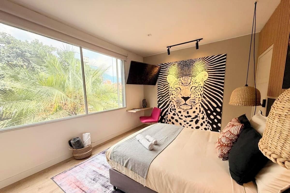 Aparta Studio | Egyptian cotton sheets, premium bedding, down duvets