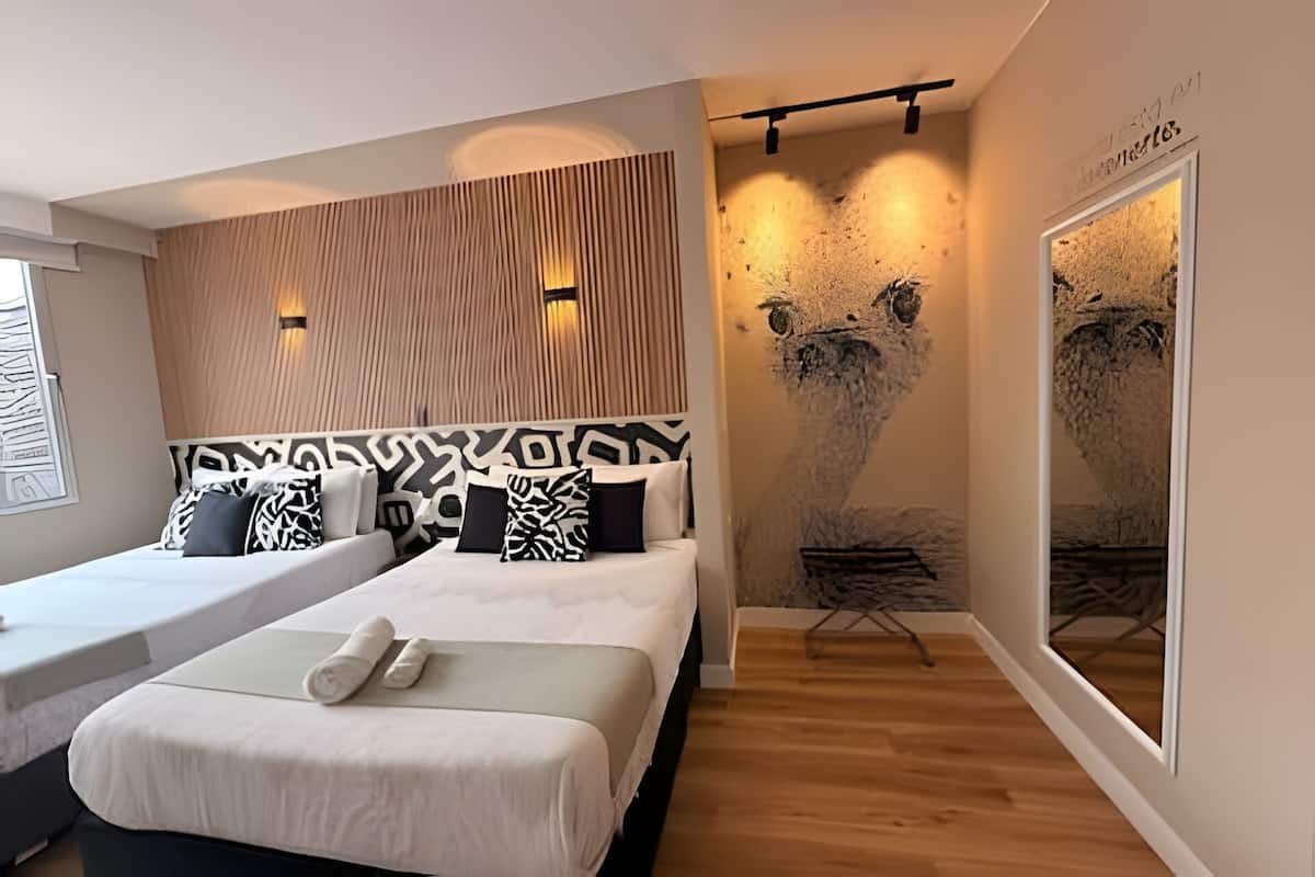 Gemeinsamer Schlafsaal | Hochwertige Bettwaren, Daunenbettdecken, Select-Comfort-Betten