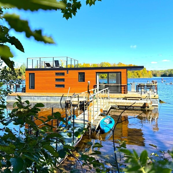 Marina - Parc de l'île Melville 1 - Maison flottante (Shawinigan)
