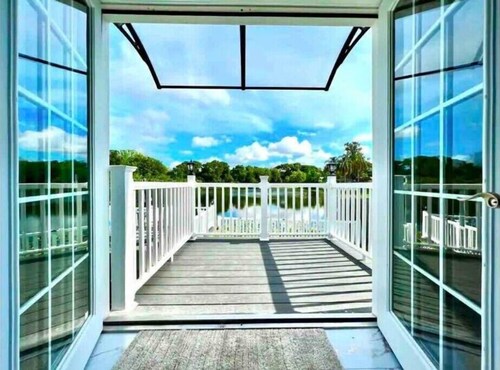 Tampa Pool Home near Airport / Lakeview/ 8 PPL