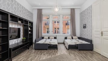 4 chambres, fer et planche Ă repasser