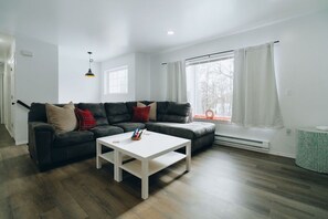 Smart TV - Natures Hideaway Skiing Lakes Paintball (Albrightsville)