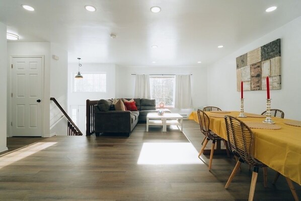 Interior - Natures Hideaway Skiing Lakes Paintball (Albrightsville)