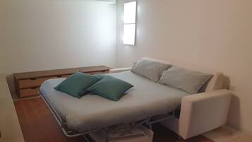 1 chambre, fer et planche Ă  repasser, Wi-Fi gratuit, draps fournis