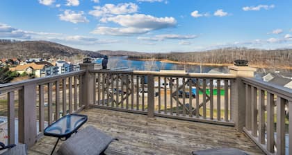 Bar W Retreat, Lakeview Condo, Sleeps 8, Stardust Marina Area