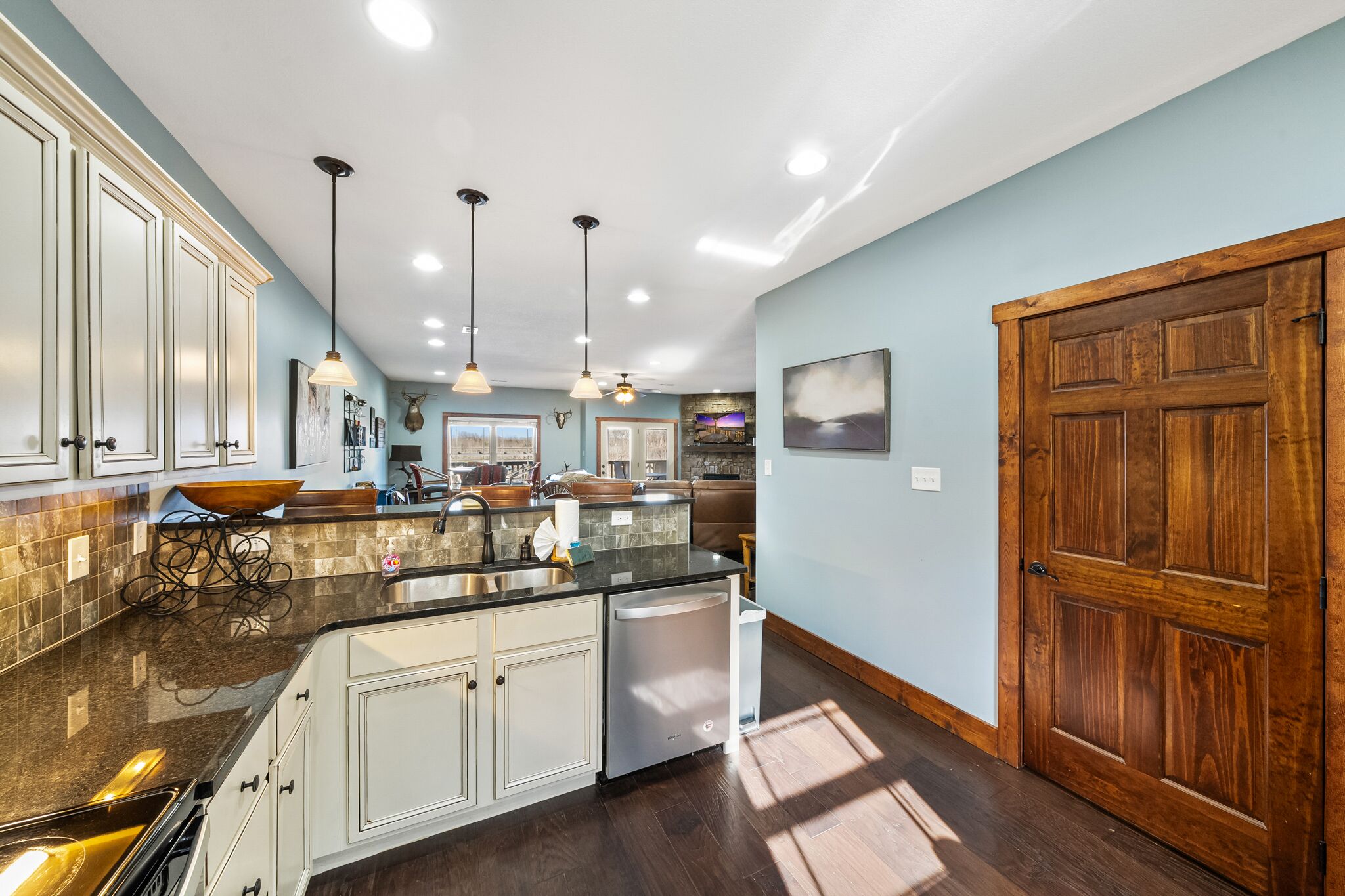 Refrigerador, microondas, horno y lavavajillas 