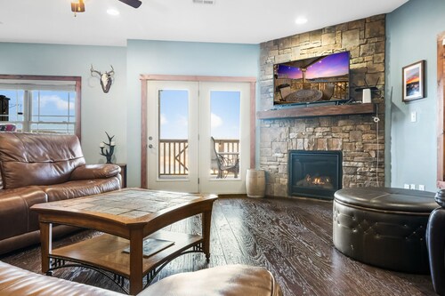 Bar W Retreat, Lakeview Condo, Sleeps 8, Stardust Marina Area