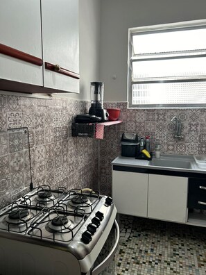 雪櫃、焗爐、爐具、攪拌機