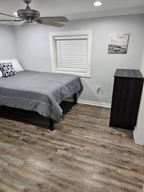 3 bedrooms, travel crib, free WiFi, bed sheets