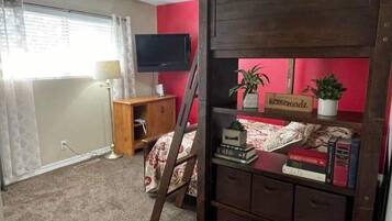 2 bedrooms, travel crib, WiFi, bed sheets