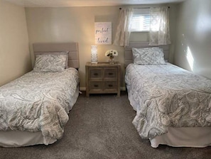 2 bedrooms, in-room safe, iron/ironing board, free WiFi