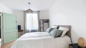 5 chambres, chambres insonorisées, fer et planche à repasser