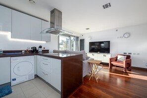 Interior - GuestReady - 2BR in Battersea with Balcony (London)