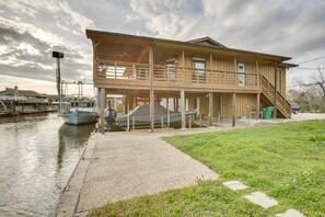 Exterior - Private Dock, Lanai: Bayou Retreat in Barataria! (Barataria)