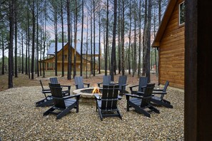 Property grounds - Fun+Games/Pool Table/Kids' Playset/Hot Tub/Dogs OK (Broken Bow)