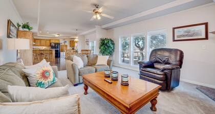 Peaceful Country Retreat: Pond, Deck, Fire Pit