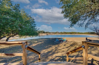 Peaceful Country Retreat:  Pond, Deck, Fire Pit