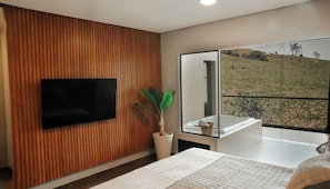 Deluxe-huone, 1 suuri parisänky, poreamme | Ylelliset vuodevaatteet, pillowtop-patjalliset sängyt