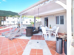 屋外ダイニングエリア