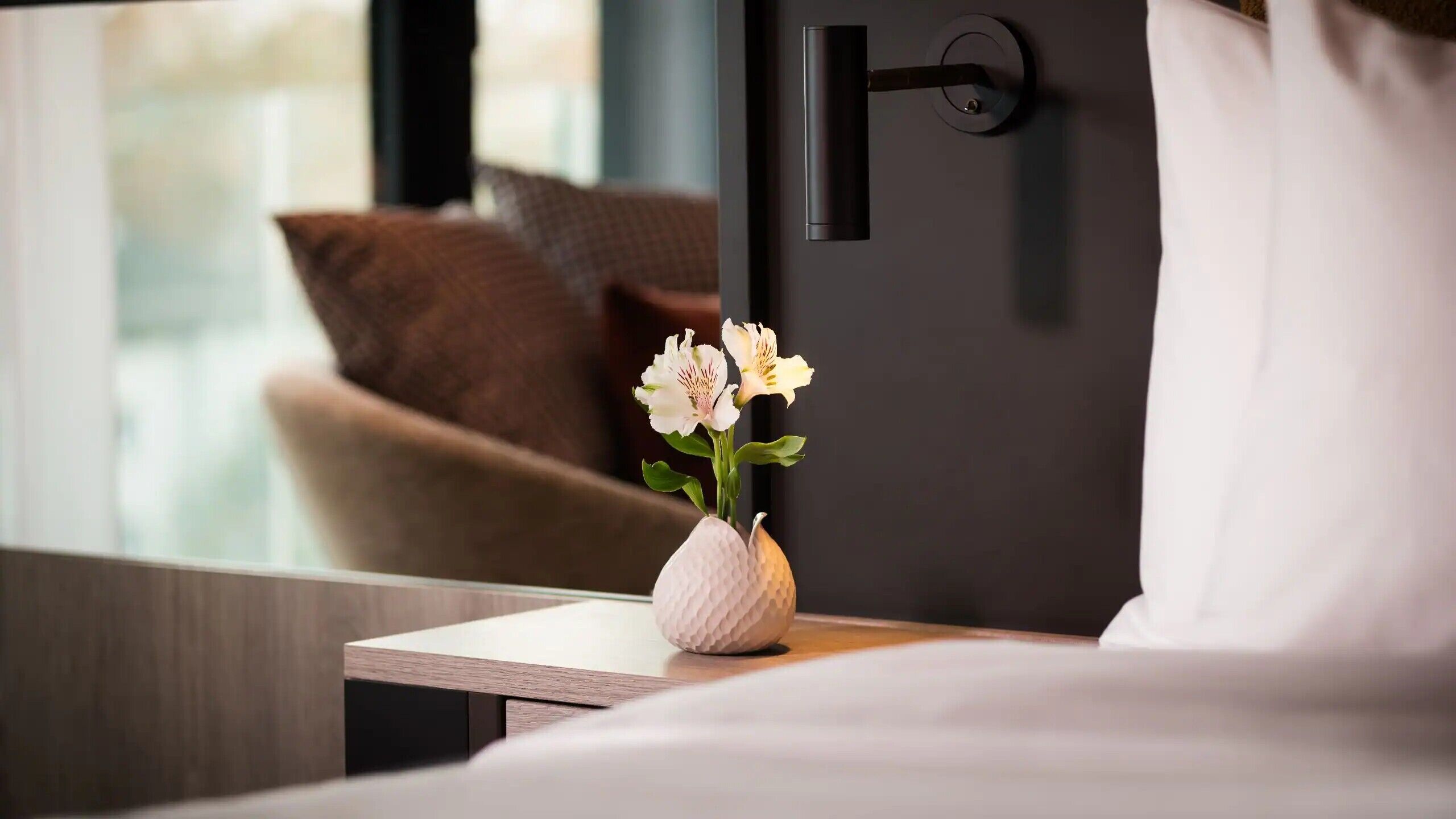 Tallelokero huoneessa, pimennysverhot, ilmainen Wi-Fi, vuodevaatteet