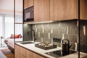 Széf a szobában, sötétítőfüggöny, ingyenes wifi és ágynemű