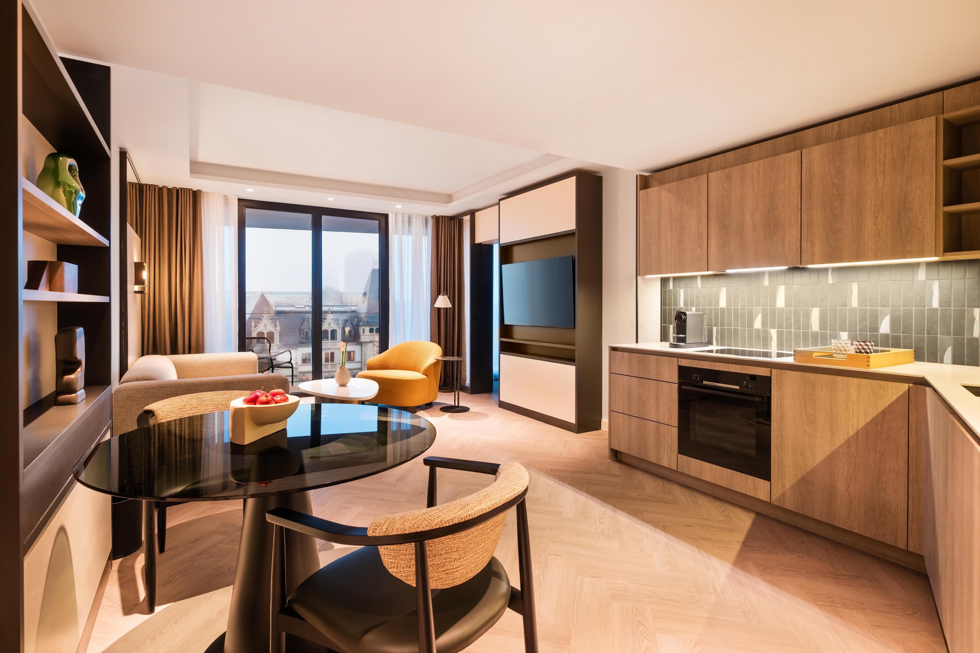 Zimmersafe, Verdunkelungsvorhänge, kostenloses WLAN, Bettwäsche