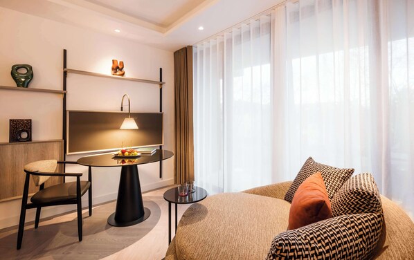 Széf a szobában, sötétítőfüggöny, ingyenes wifi és ágynemű