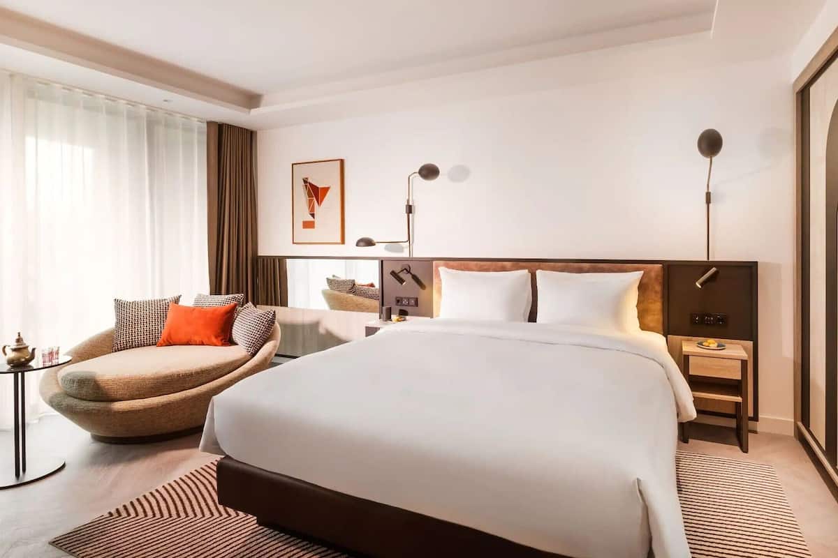 Deluxe Room, 1 King Bed