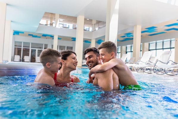 3 Innenpools, Außenpool (je nach Saison geöffnet)
