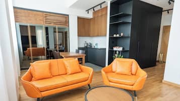 Suite Deluks | Area keluarga | TV layar datar