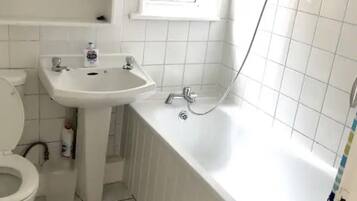 Apartment | Bathroom | Shower, hair dryer, towels