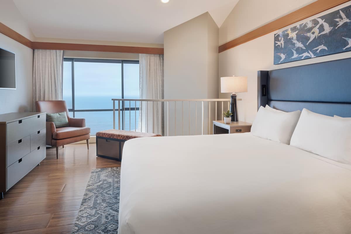 2 bedrooms, premium bedding, pillow-top beds, in-room safe