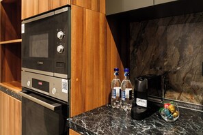 Superior Apartment | Microwave