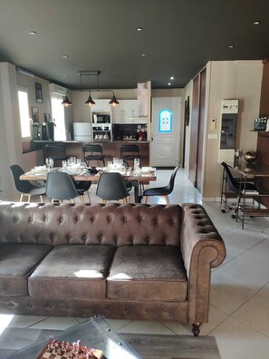 Dining - LE Manhattan Authentique Maison Climatisée de 75 m² (Brasles)