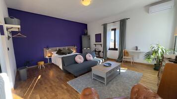 Family Quadruple Room, 1 King Bed with Sofa bed | Desk, laptop workspace, blackout curtains, free WiFi