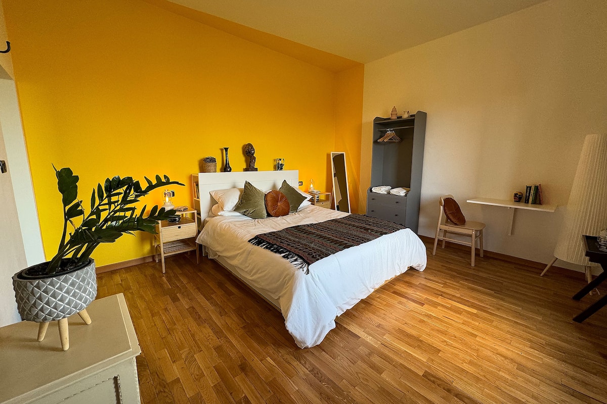 Traditional Double Room, 1 King Bed | Desk, laptop workspace, blackout curtains, free WiFi