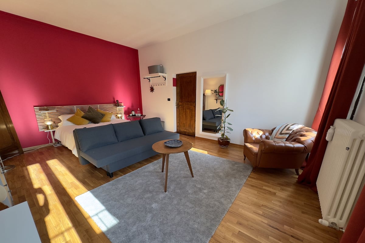 Family Quadruple Room, 1 King Bed with Sofa bed | Desk, laptop workspace, blackout curtains, free WiFi