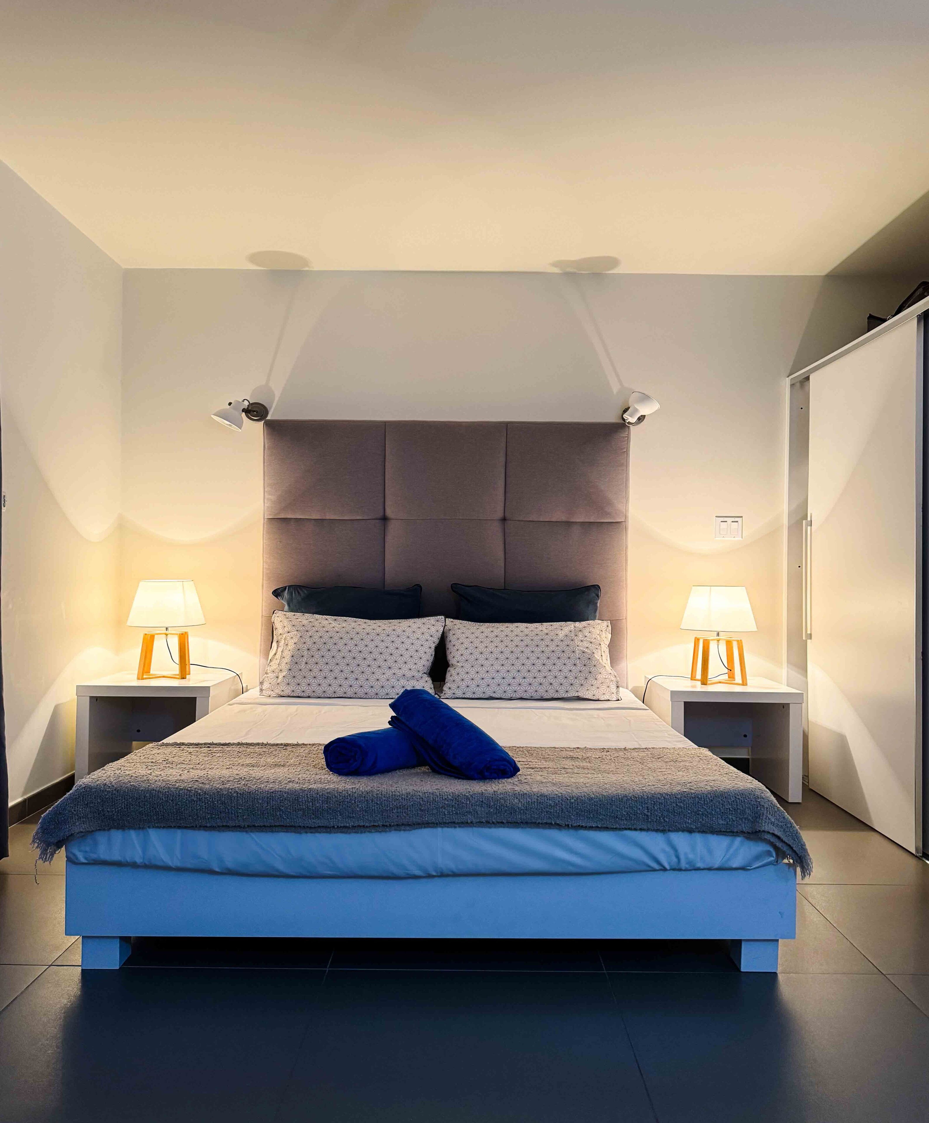 1 chambre, fer et planche à repasser, Wi-Fi gratuit, draps fournis